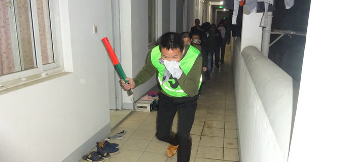 刘潭服装员工夜间宿舍应急逃生疏散演练猎影