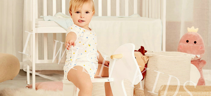 刘潭服装：婴幼儿服装怎么挑选？