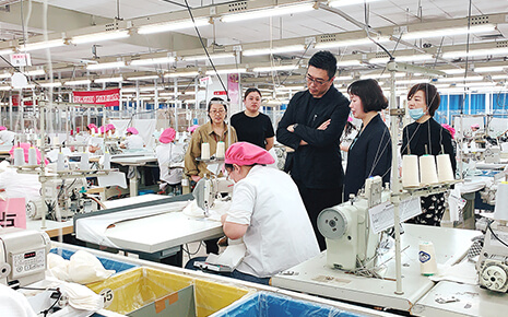 加深了解 合作共赢——刘潭服装厂核心客户到厂参观