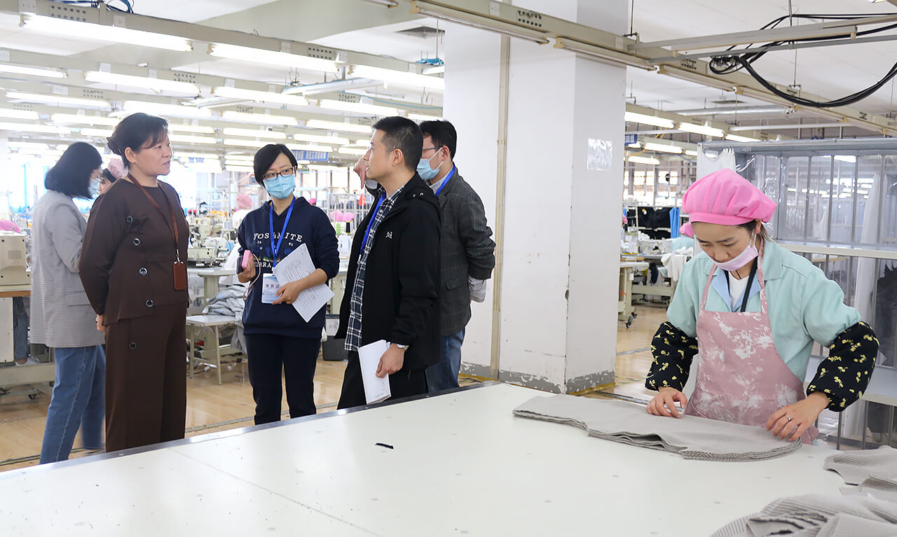 刘潭服装厂顺利通过市健康单位审查
