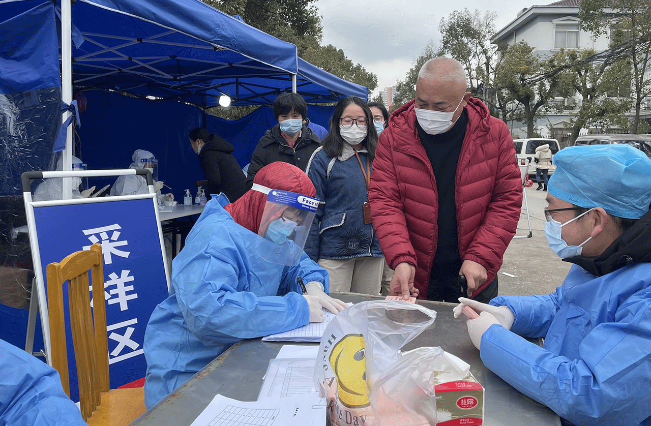 刘潭服装厂全员核酸检测有序完成