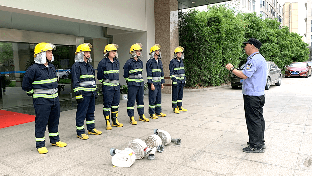 刘潭服装开展微型消防站消防演练