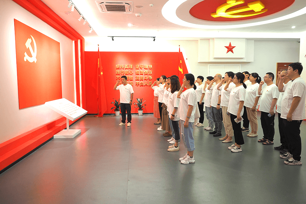 刘潭服装延安精神无锡学习天地研学之行