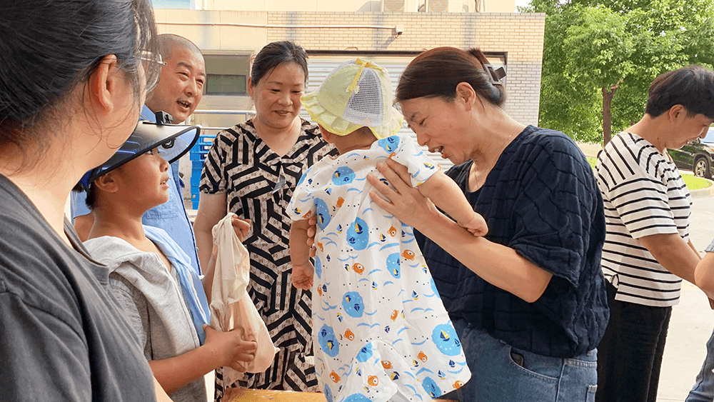 刘潭服装童装特卖