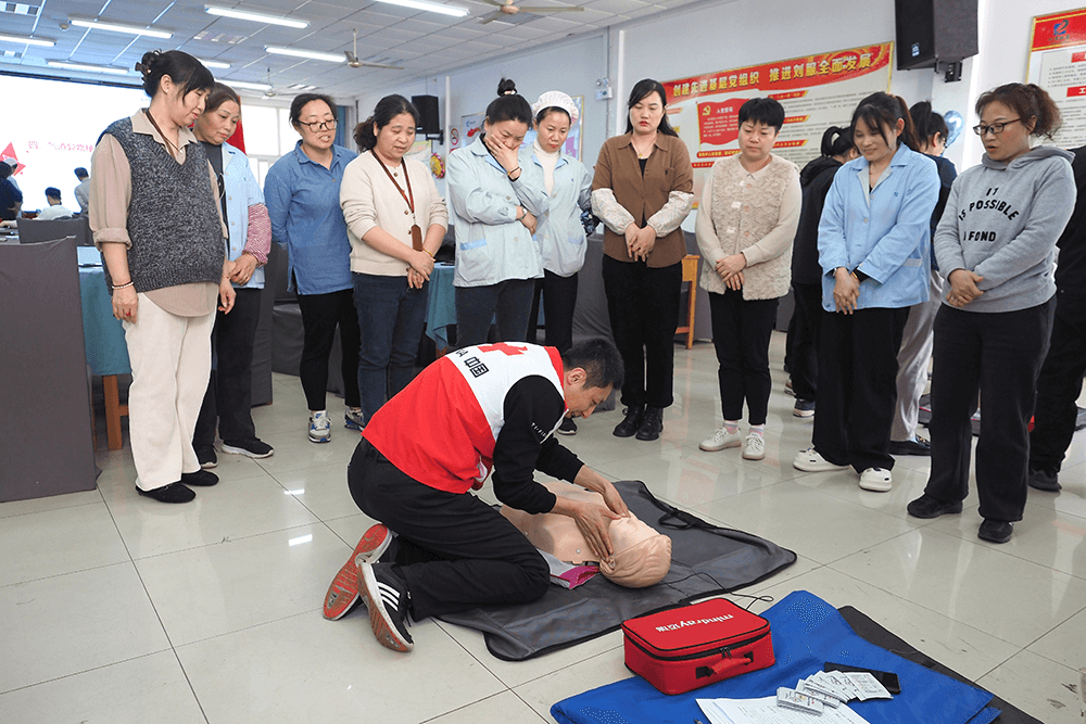 刘潭服装组织开展应急救护培训
