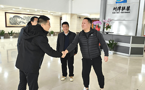 区应急管理局党委邱书记带队走访刘潭服装