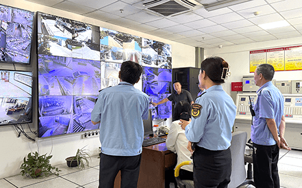区应急管理局深入刘潭服装开展消防安全专项检查