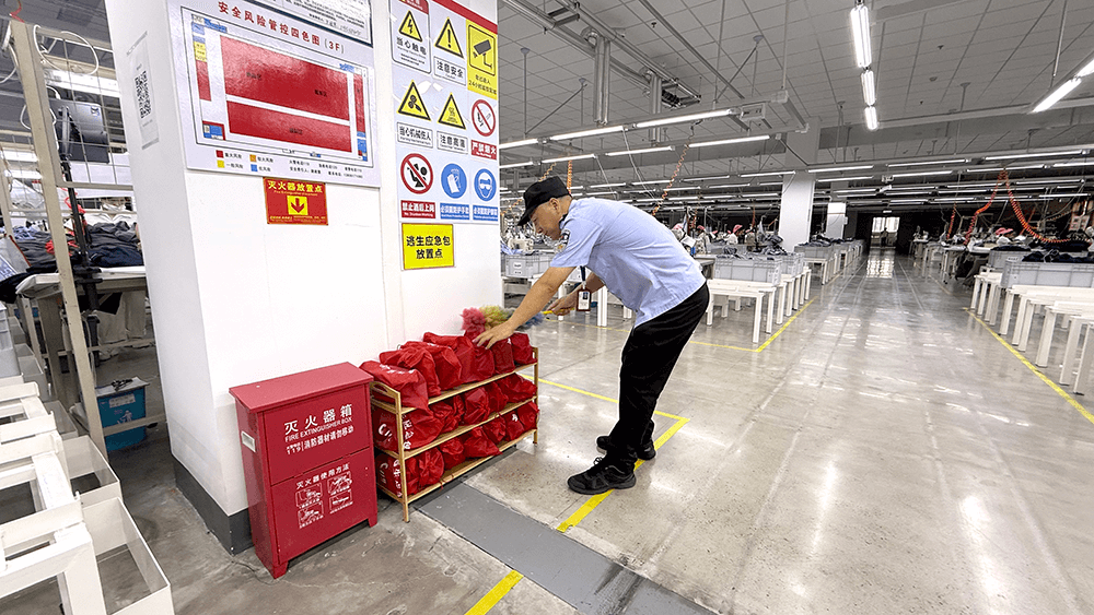 刘潭服装：秋季消防设备检查维护筑牢车间安全防线