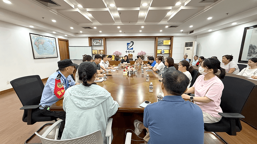 卫健委深入刘潭服装开展健康科普与调研活动