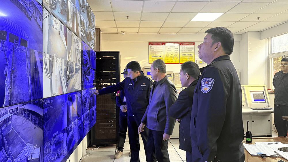 联合检查组走进刘潭服装——开展安全专项检查