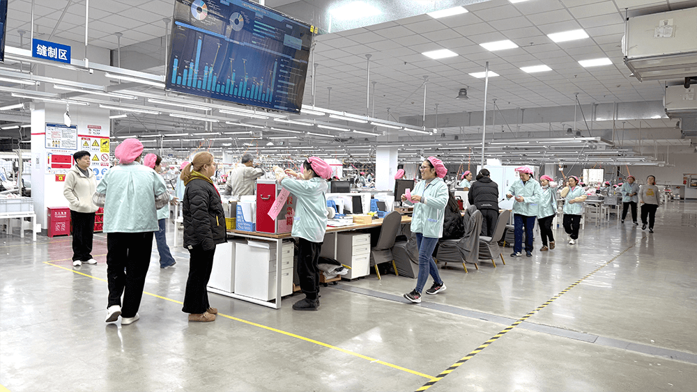 刘潭服装：履职投票站职责，顺利完成人大代表补选投票工作