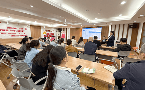 刘潭服装全新智能车间启用：开展生产系统专项培训