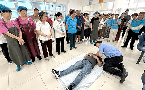 筑牢安全防线 提升应急能力——刘潭服装开展后勤人员安全专题培训
